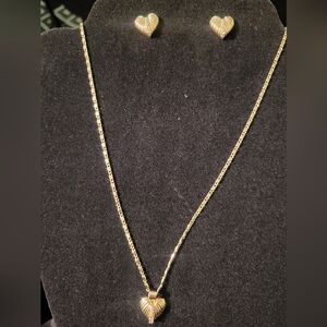 Elegant Gold Chain Necklace